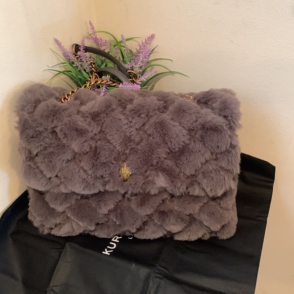 Kurt Geiger London Kensington XXL Quilted Faux Fur Shoulder Bag - Picture 11 of 17